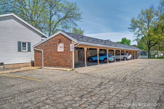 929 Village Lane 140, Jenison, MI 49428