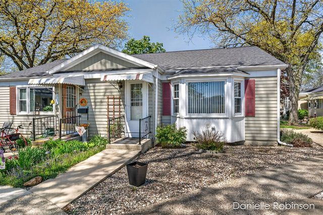929 Village Lane 140, Jenison, MI 49428