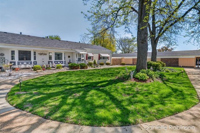 929 Village Lane 140, Jenison, MI 49428