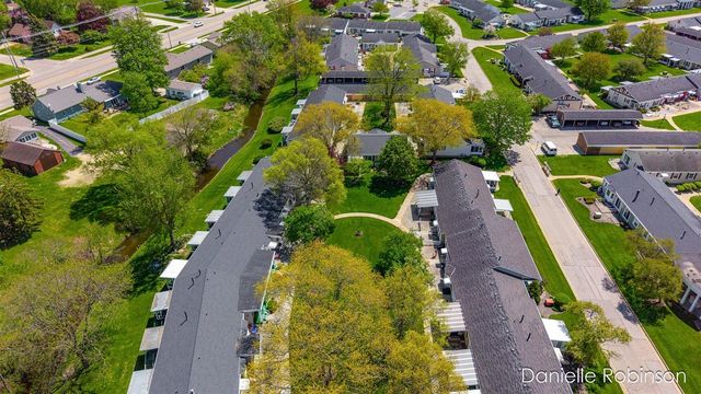929 Village Lane 140, Jenison, MI 49428