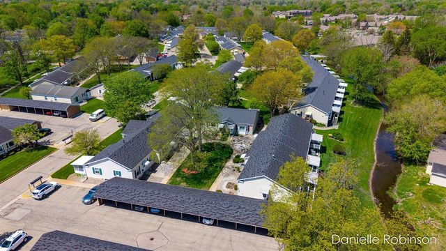 929 Village Lane 140, Jenison, MI 49428