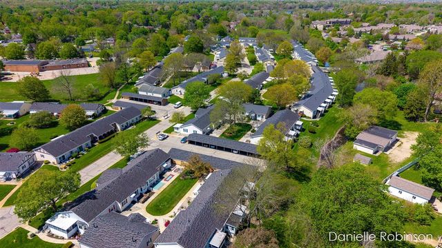 929 Village Lane 140, Jenison, MI 49428