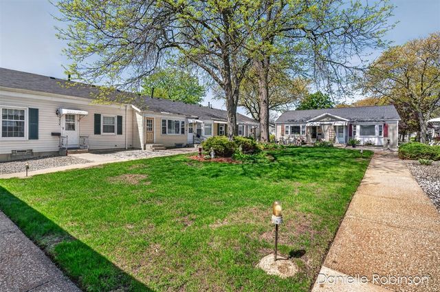 929 Village Lane 140, Jenison, MI 49428