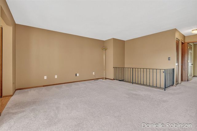 929 Village Lane 140, Jenison, MI 49428