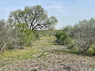 191 county road 1670, Moore, TX 78057