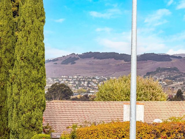 125 Skyline Ct, Vallejo, CA 94591