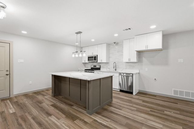 2401 Hillcrest Avenue, Greenville, TX 75402