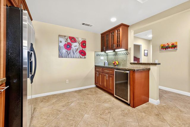 38612 Wisteria Drive, Palm Desert, CA 92211