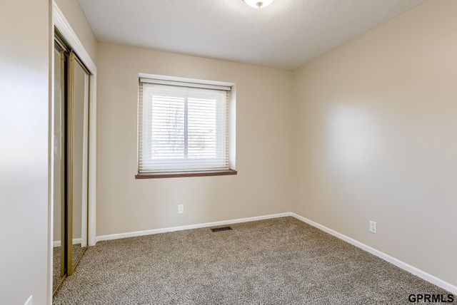 2413 Corn Drive, Papillion, NE 68046