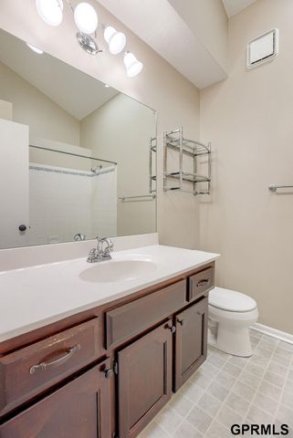 2413 Corn Drive, Papillion, NE 68046