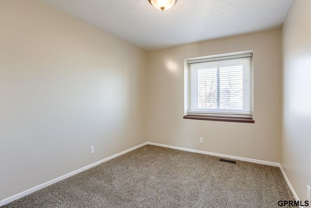 2413 Corn Drive, Papillion, NE 68046