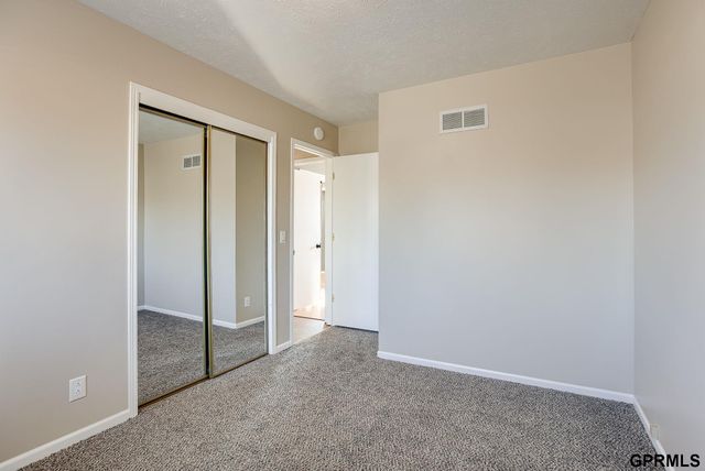 2413 Corn Drive, Papillion, NE 68046