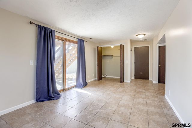 2413 Corn Drive, Papillion, NE 68046