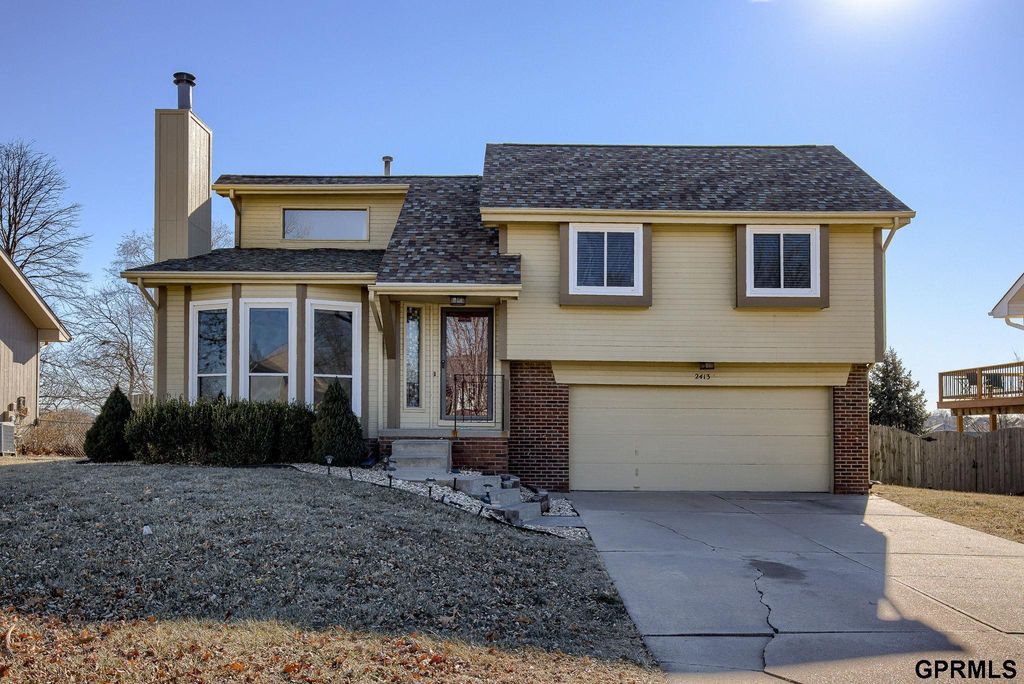 2413 Corn Drive, Papillion, NE 68046