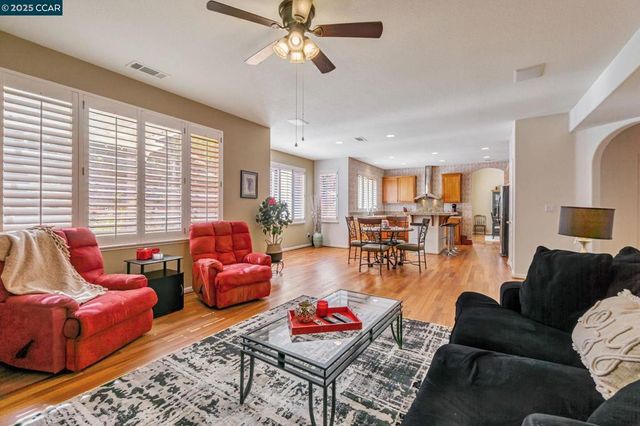 5023 Vesteny Ct, Antioch, CA 94531