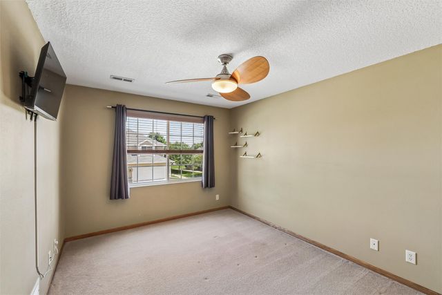 686 SE Williams Court, Waukee, IA 50263