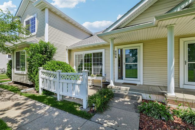 686 SE Williams Court, Waukee, IA 50263
