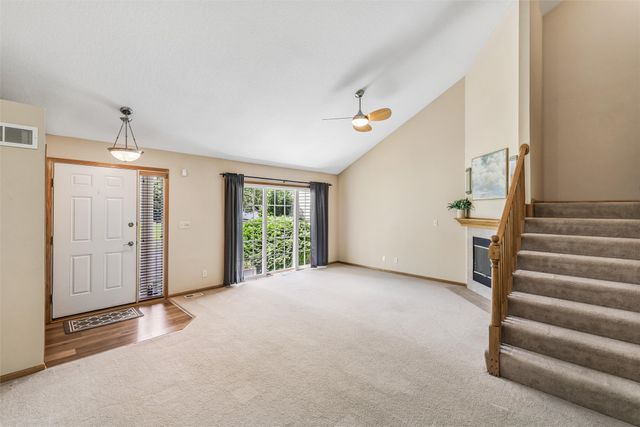 686 SE Williams Court, Waukee, IA 50263