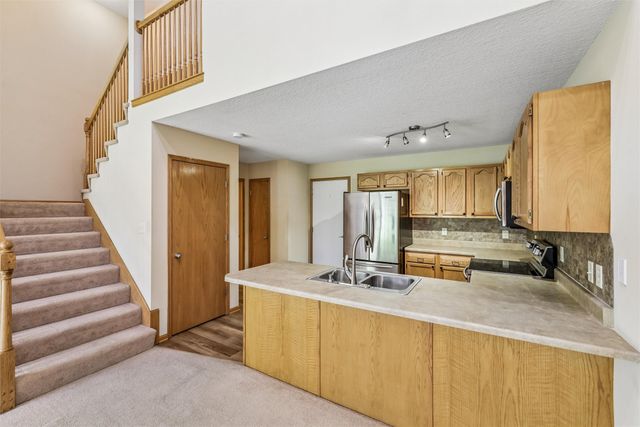 686 SE Williams Court, Waukee, IA 50263