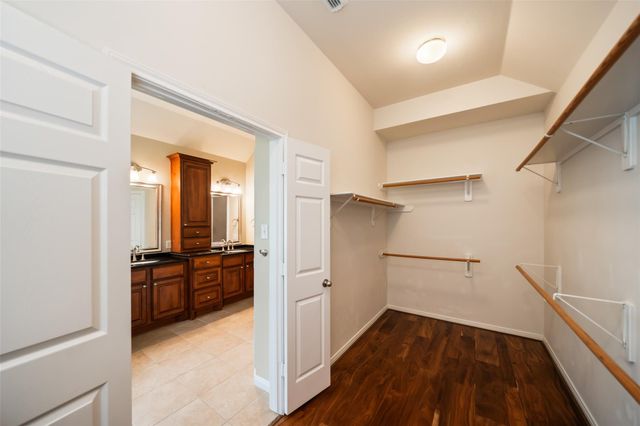 10 Dove Trace Circle, The Woodlands, TX 77382