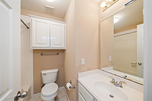 10 Dove Trace Circle, The Woodlands, TX 77382