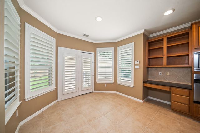 10 Dove Trace Circle, The Woodlands, TX 77382