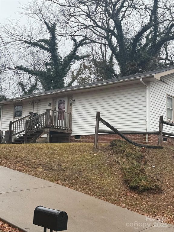 320 TE White Sr Drive, Albemarle, NC 28001