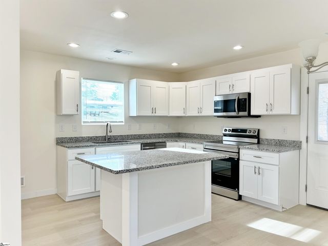 107 Everest Drive, Inman, SC 29349