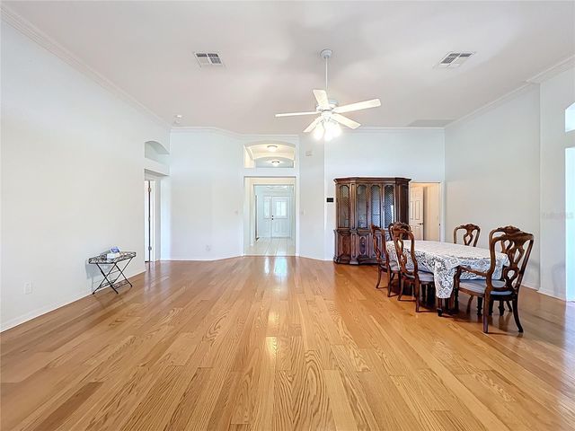 4822 SAWGRASS LAKE CIRCLE, Leesburg, FL 34748