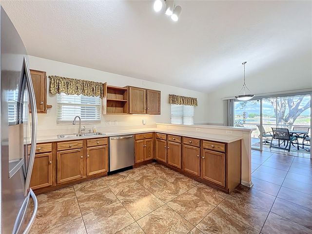 4822 SAWGRASS LAKE CIRCLE, Leesburg, FL 34748