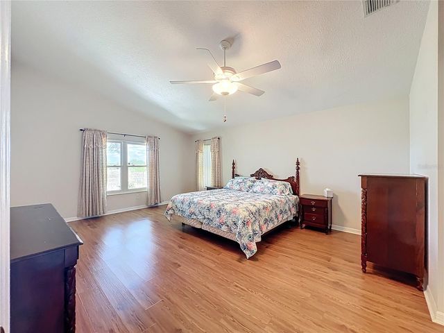 4822 SAWGRASS LAKE CIRCLE, Leesburg, FL 34748