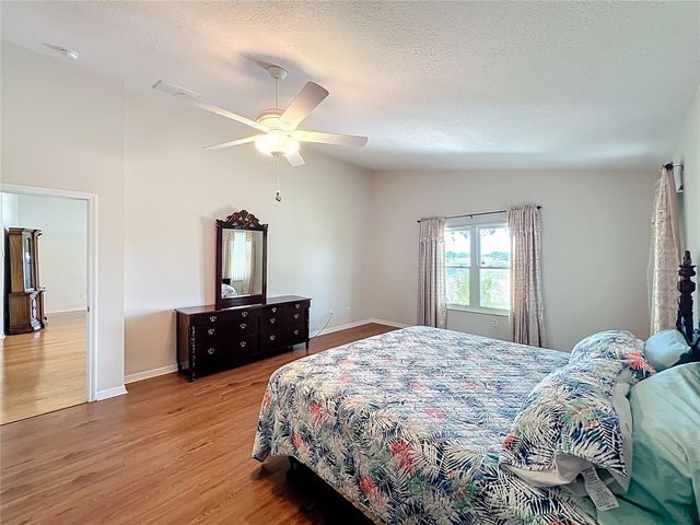 4822 SAWGRASS LAKE CIRCLE, Leesburg, FL 34748