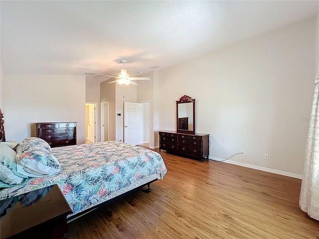 4822 SAWGRASS LAKE CIRCLE, Leesburg, FL 34748