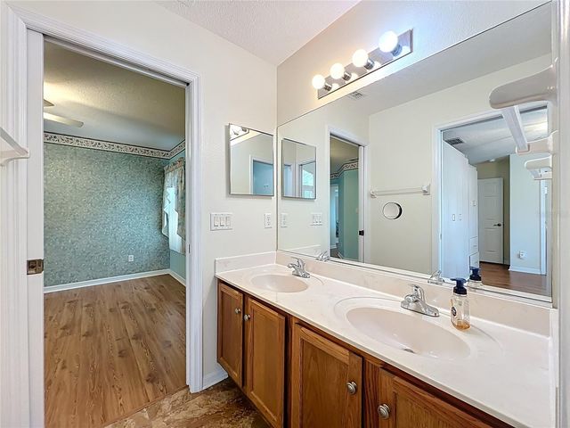 4822 SAWGRASS LAKE CIRCLE, Leesburg, FL 34748