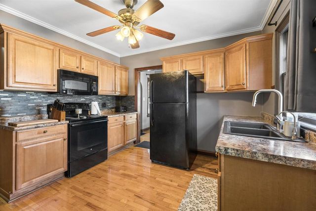 303 W FOREST AVENUE, Neenah, WI 54956