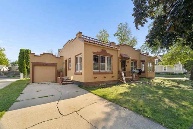 303 W FOREST AVENUE, Neenah, WI 54956
