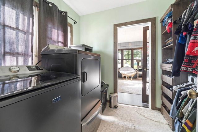 303 W FOREST AVENUE, Neenah, WI 54956
