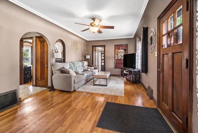 303 W FOREST AVENUE, Neenah, WI 54956