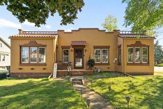 303 W FOREST AVENUE, Neenah, WI 54956