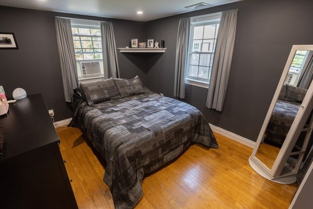 390 Plymouth St, Abington, MA 02351