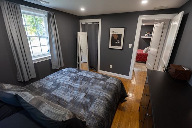 390 Plymouth St, Abington, MA 02351