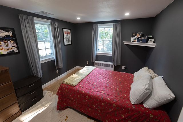 390 Plymouth St, Abington, MA 02351