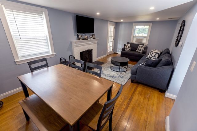 390 Plymouth St, Abington, MA 02351
