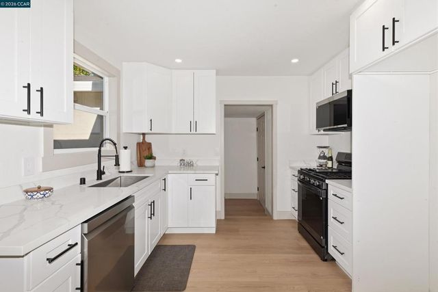 61 E 13th St, Antioch, CA 94509