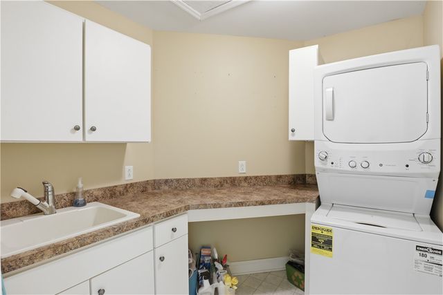 3932 Charing Cross, Canandaigua Town, NY 14424