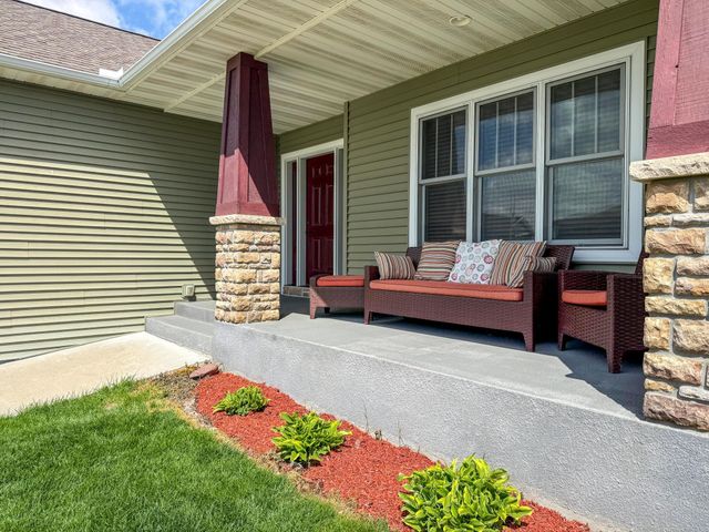 2915 Lake Vista Drive NW, Rochester, MN 55901