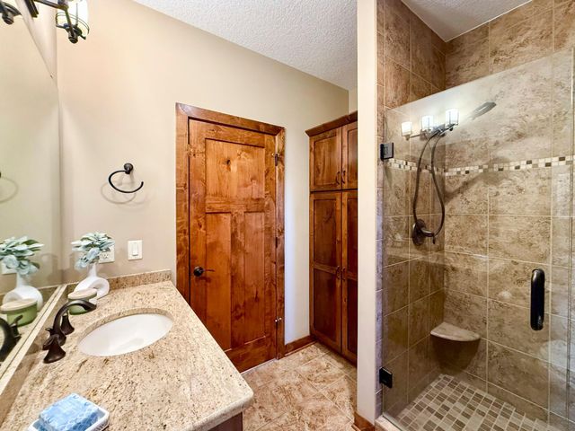2915 Lake Vista Drive NW, Rochester, MN 55901