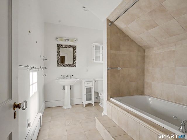 14 Roosevelt Street, Norwalk, CT 06851