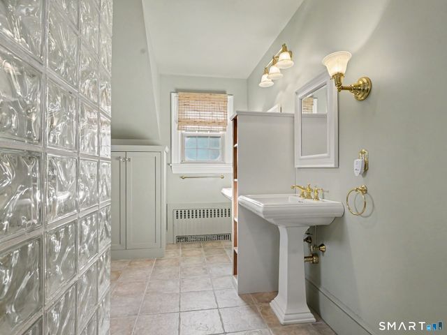 14 Roosevelt Street, Norwalk, CT 06851