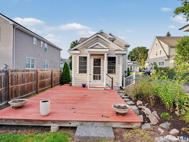 14 Roosevelt Street, Norwalk, CT 06851